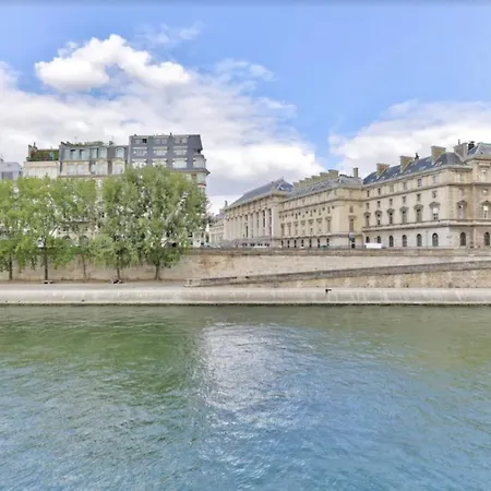 Charming Apt At Notre Dame De Parigi