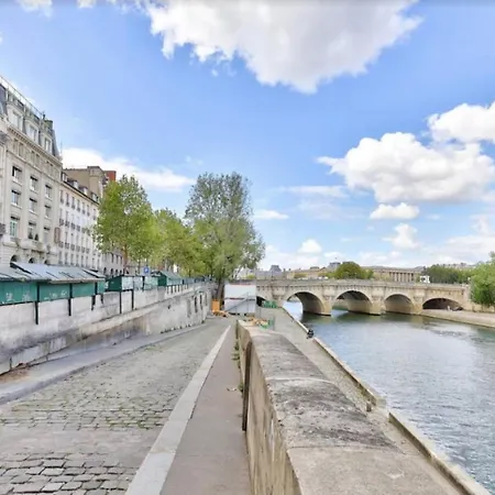 Appartamento Charming Apt At Notre Dame De *
